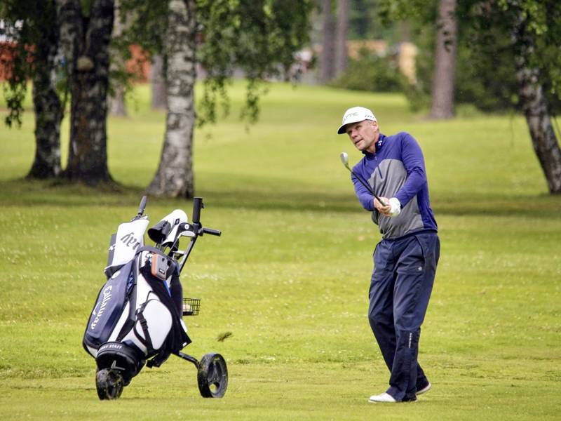 Magnus Ahlgren delad etta -  får spela i ledarbollen