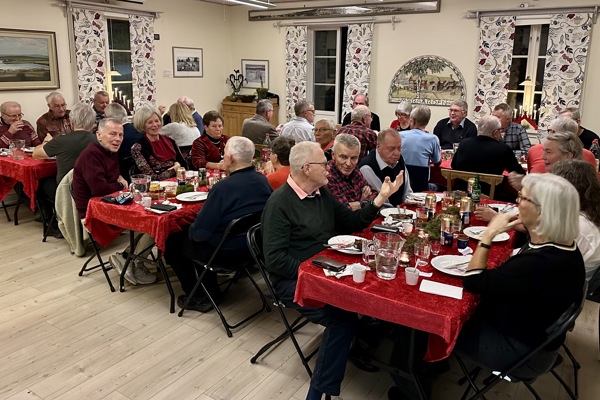 Trevlig säsongsavslutning med jultallrik, prisutdelning och diskussion