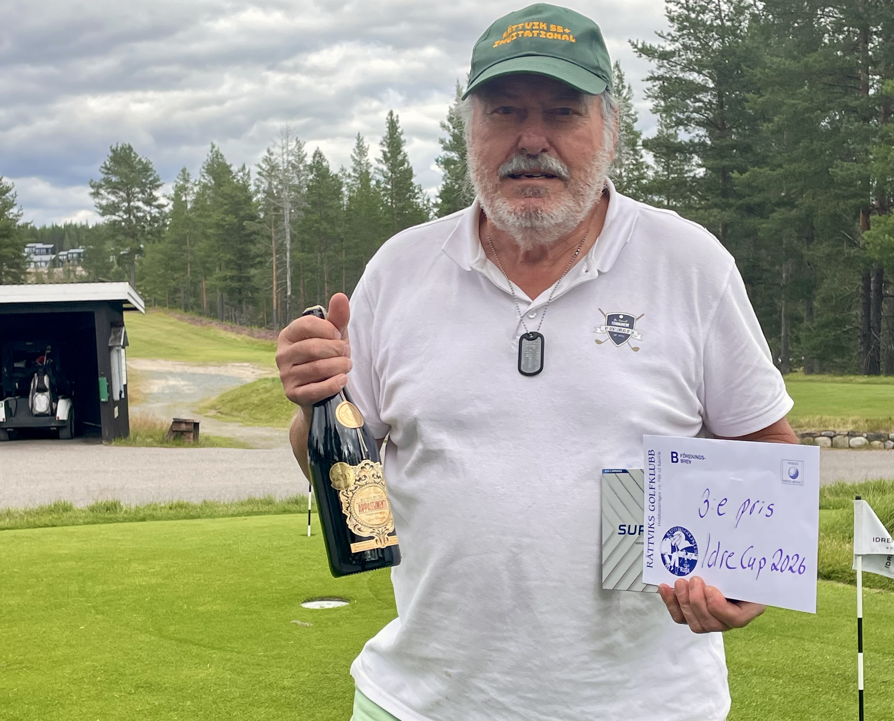Ulf Rory Haak belönades som vinnare närmast hål på hål 11 under måndagen.