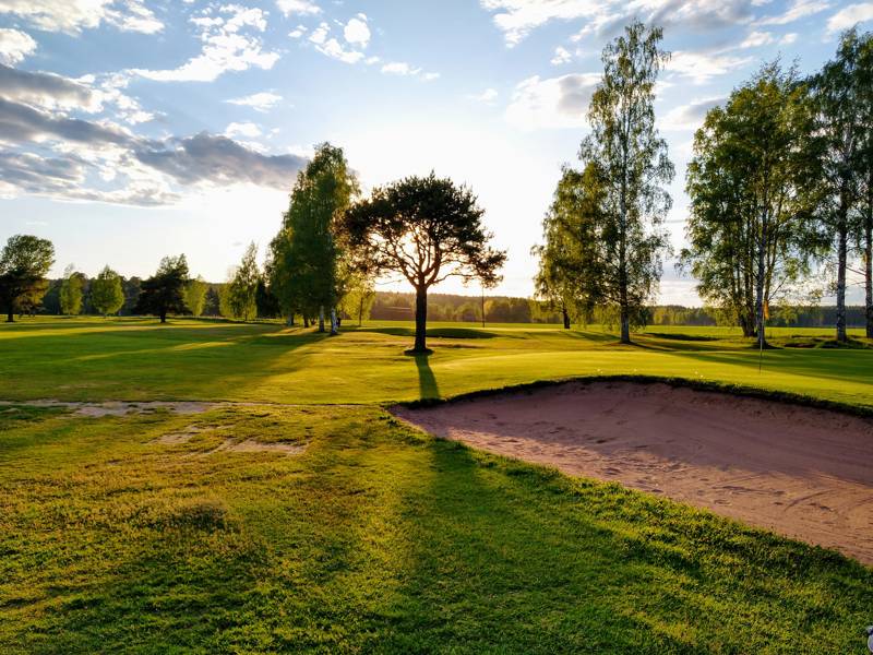 Vad görs åt greenerna efter en lång vinter. SGF informerar: